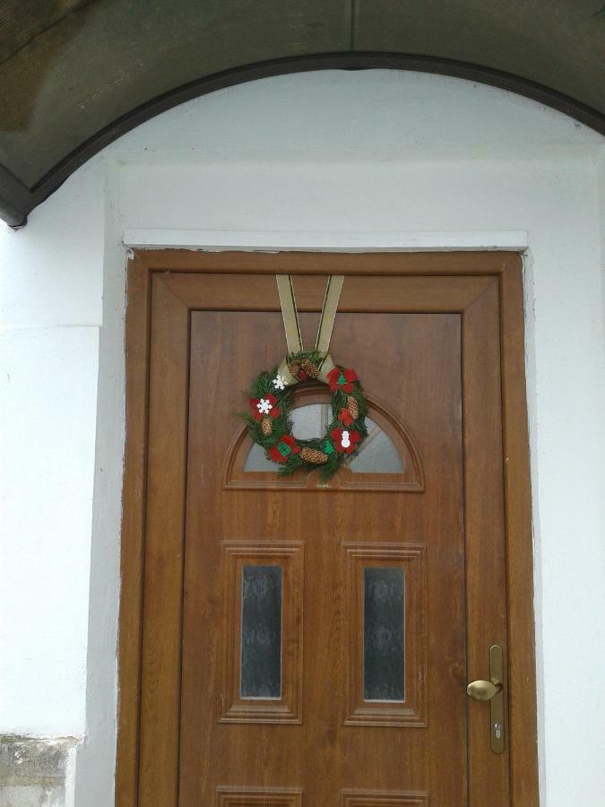 Apartman Ella - Tabor -Cz - U Stadionu Miru 1735 Buitenkant foto